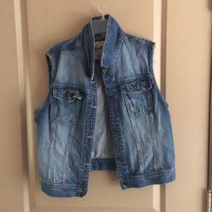 Jean Vest